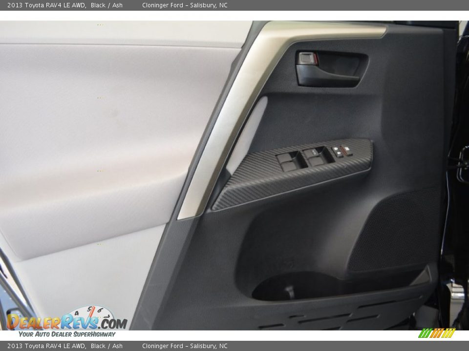 2013 Toyota RAV4 LE AWD Black / Ash Photo #4