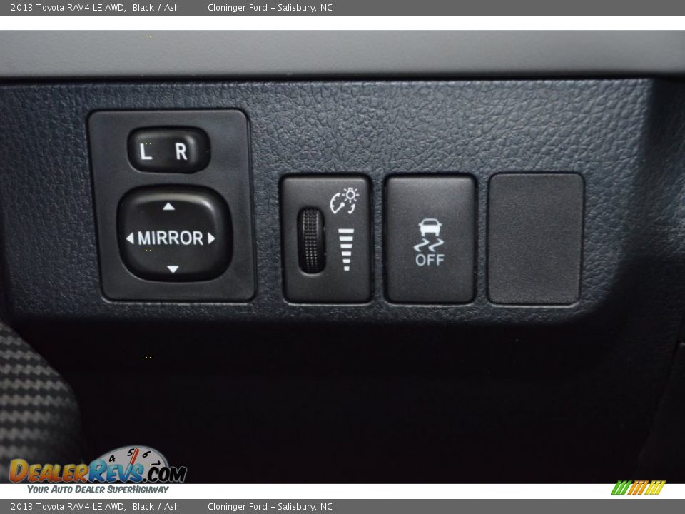 2013 Toyota RAV4 LE AWD Black / Ash Photo #17