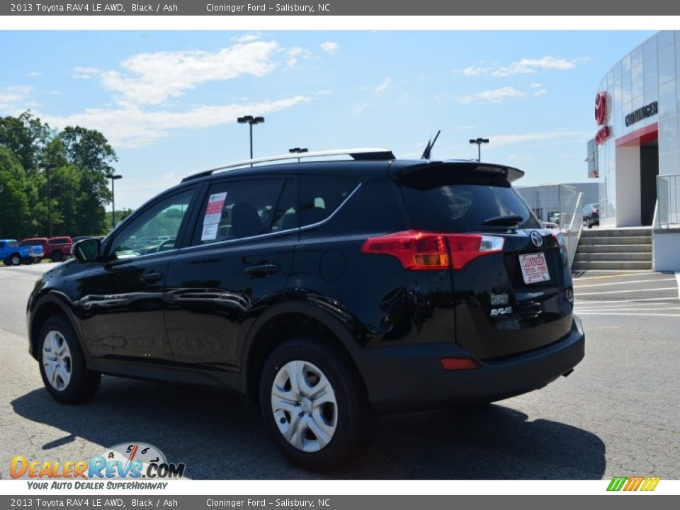 2013 Toyota RAV4 LE AWD Black / Ash Photo #20