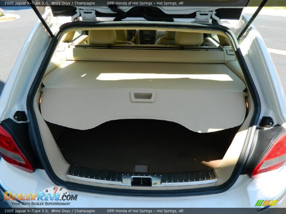 2005 Jaguar X-Type 3.0 White Onyx / Champagne Photo #14