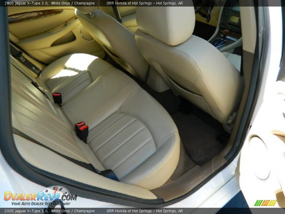 2005 Jaguar X-Type 3.0 White Onyx / Champagne Photo #18