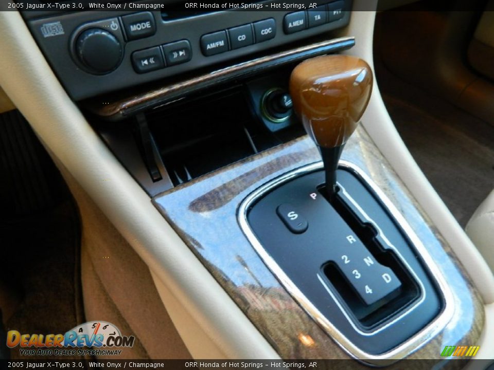 2005 Jaguar X-Type 3.0 White Onyx / Champagne Photo #22