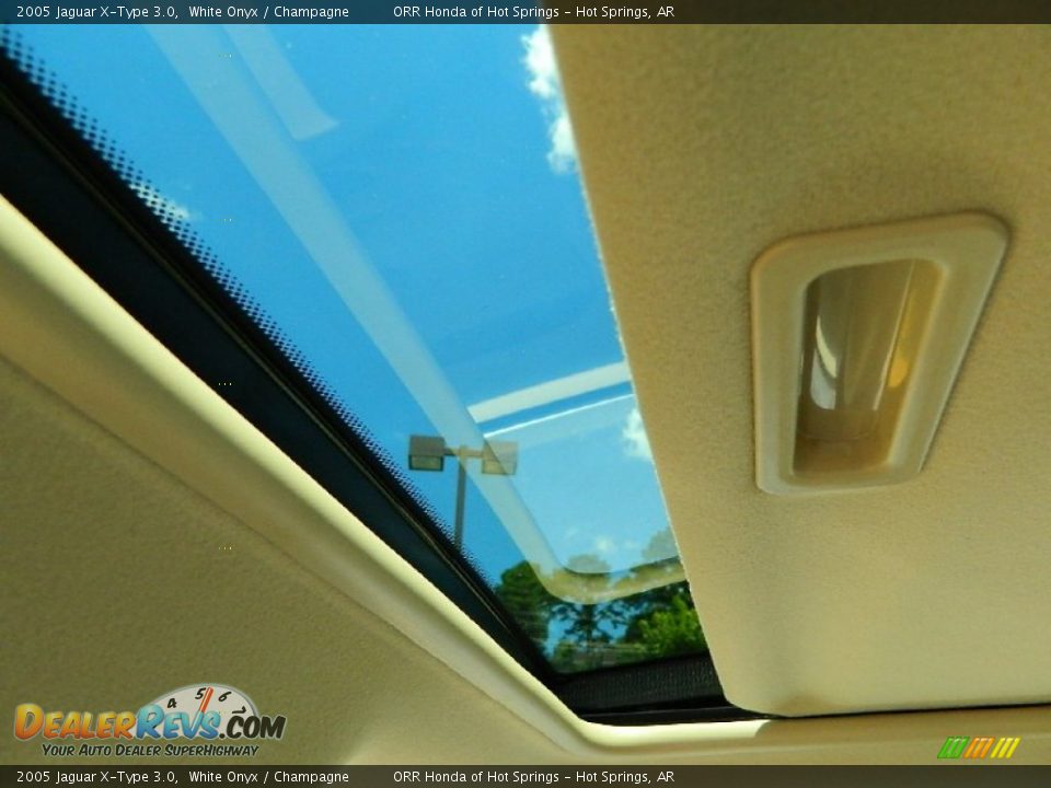 2005 Jaguar X-Type 3.0 White Onyx / Champagne Photo #23