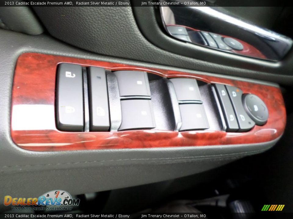 2013 Cadillac Escalade Premium AWD Radiant Silver Metallic / Ebony Photo #34