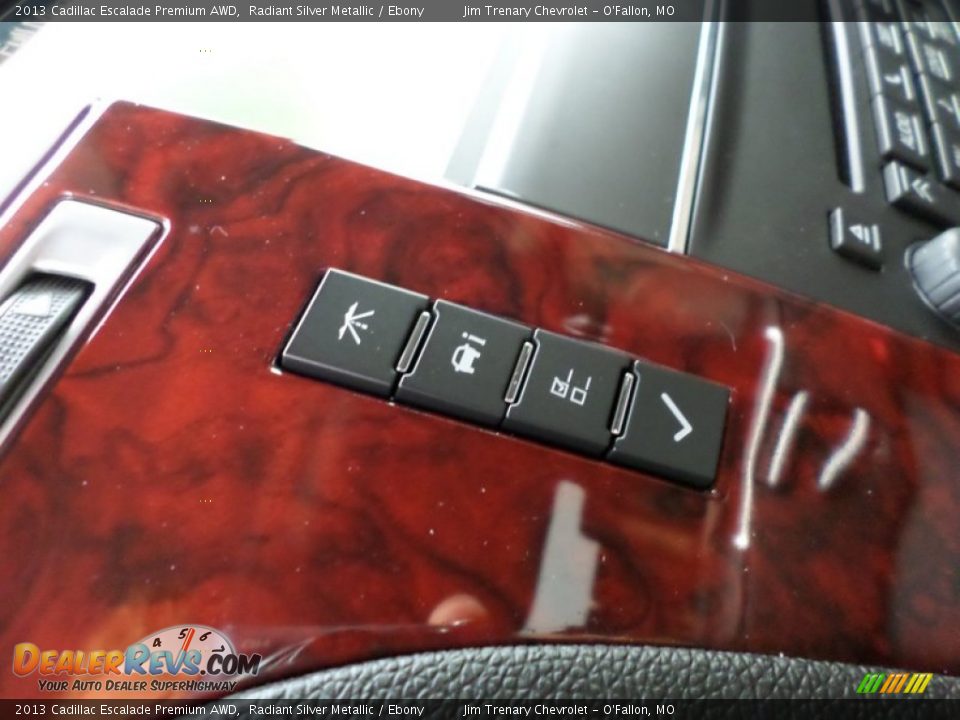 2013 Cadillac Escalade Premium AWD Radiant Silver Metallic / Ebony Photo #36