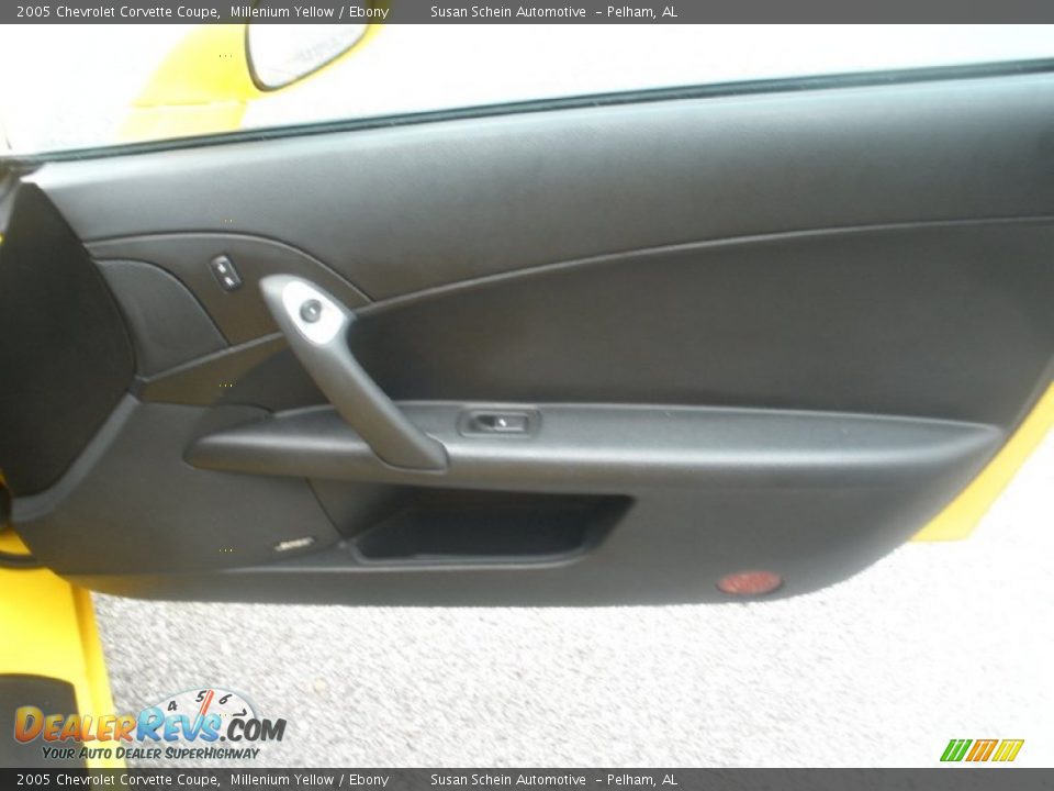 2005 Chevrolet Corvette Coupe Millenium Yellow / Ebony Photo #18