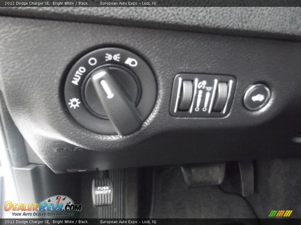 2012 Dodge Charger SE Bright White / Black Photo #11