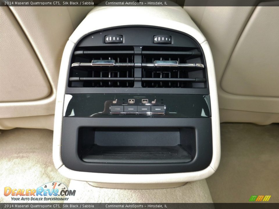 Controls of 2014 Maserati Quattroporte GTS Photo #32