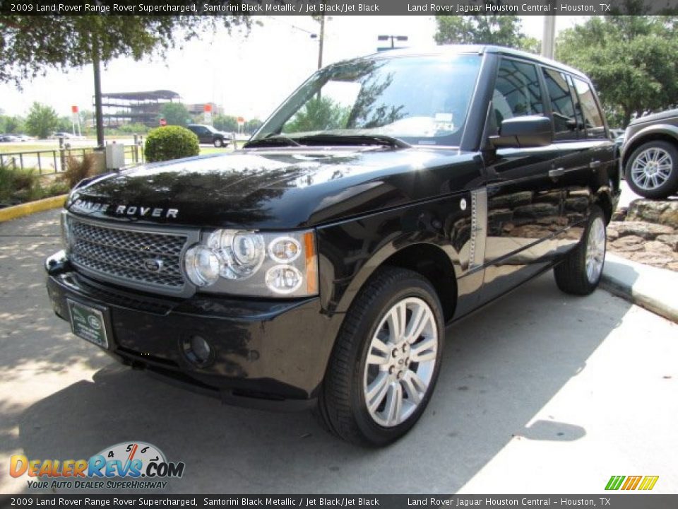 Front 3/4 View of 2009 Land Rover Range Rover Supercharged Photo #5