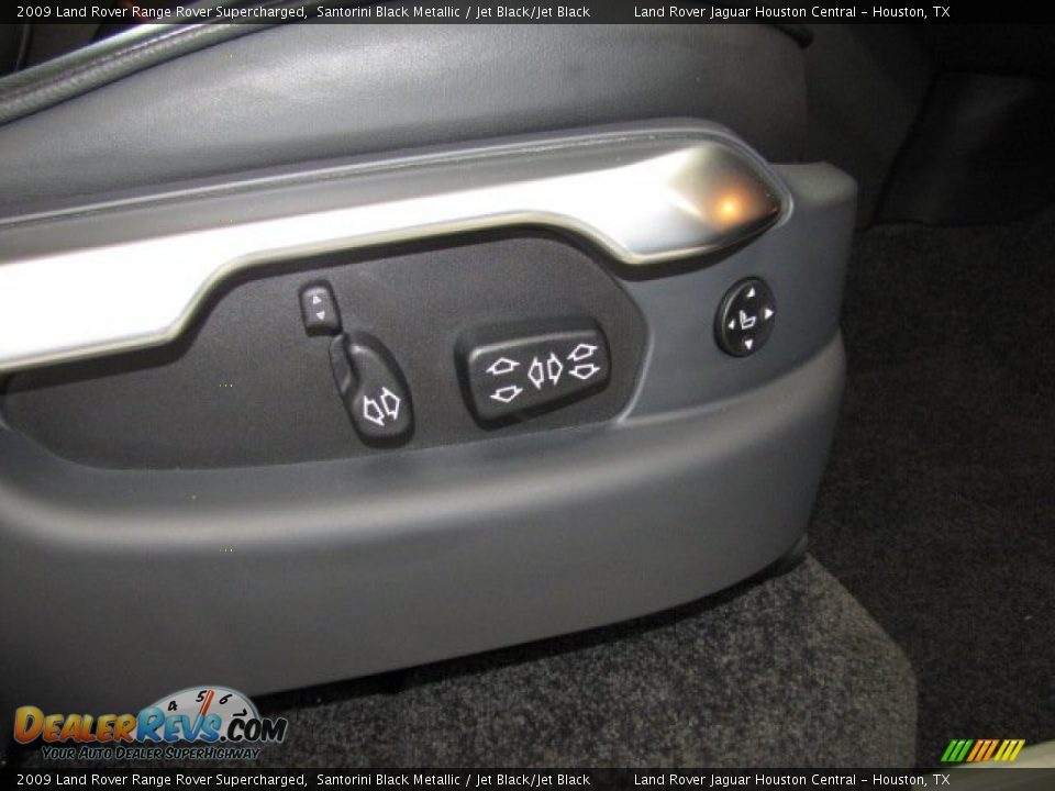 Controls of 2009 Land Rover Range Rover Supercharged Photo #26