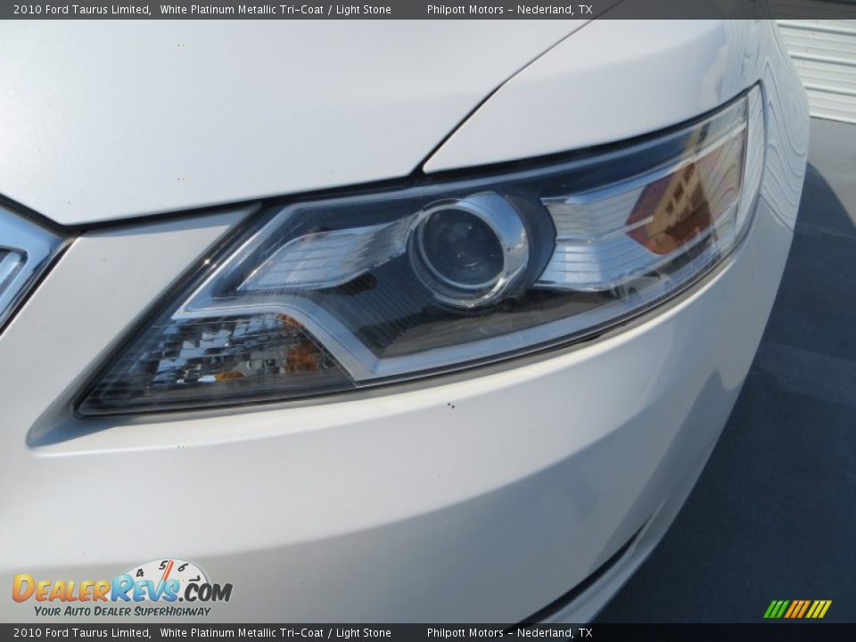 2010 Ford Taurus Limited White Platinum Metallic Tri-Coat / Light Stone Photo #9