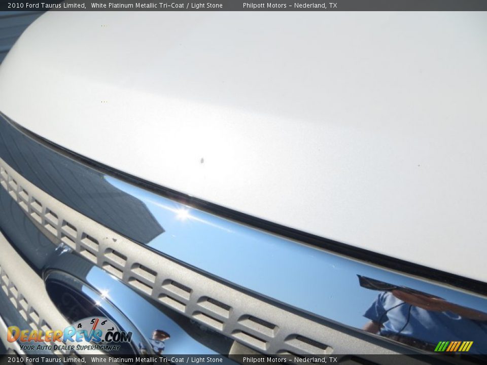 2010 Ford Taurus Limited White Platinum Metallic Tri-Coat / Light Stone Photo #11