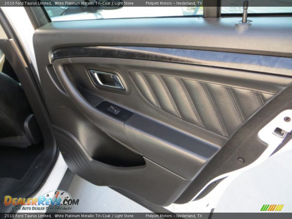 2010 Ford Taurus Limited White Platinum Metallic Tri-Coat / Light Stone Photo #25
