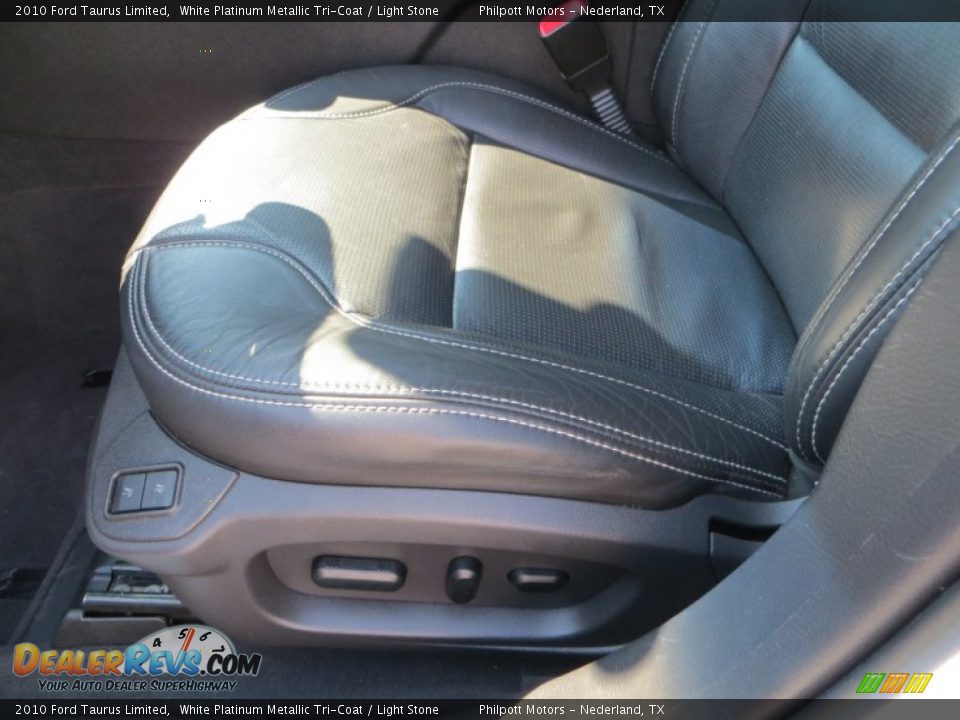 2010 Ford Taurus Limited White Platinum Metallic Tri-Coat / Light Stone Photo #32