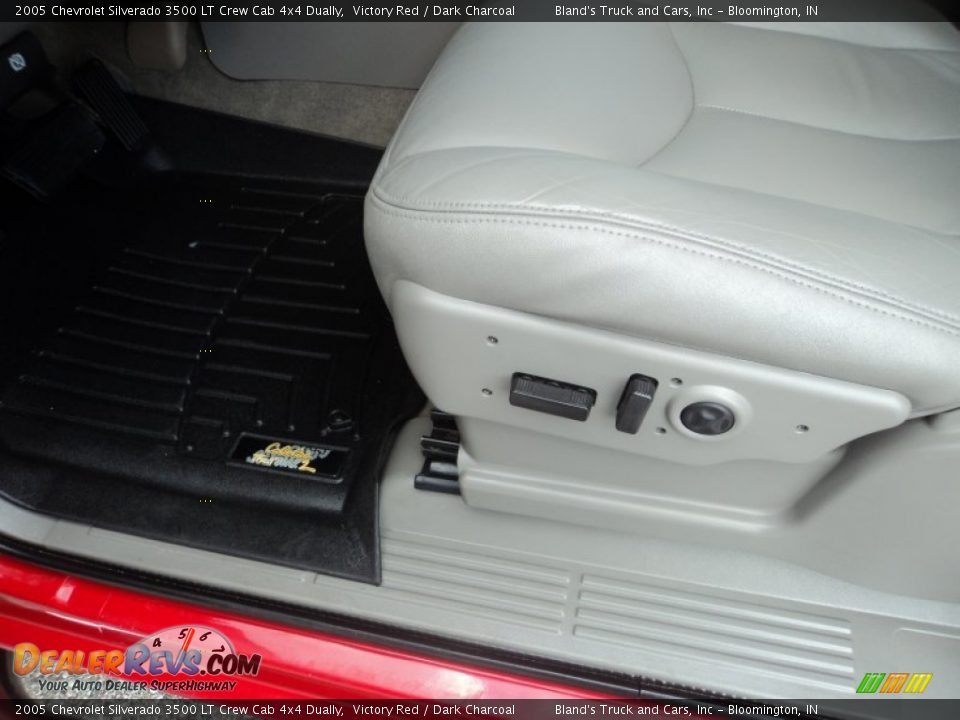 2005 Chevrolet Silverado 3500 LT Crew Cab 4x4 Dually Victory Red / Dark Charcoal Photo #10