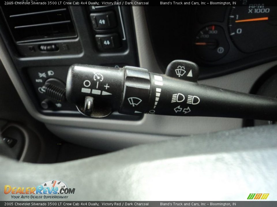 2005 Chevrolet Silverado 3500 LT Crew Cab 4x4 Dually Victory Red / Dark Charcoal Photo #16