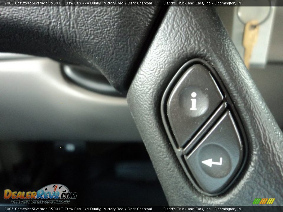 2005 Chevrolet Silverado 3500 LT Crew Cab 4x4 Dually Victory Red / Dark Charcoal Photo #19
