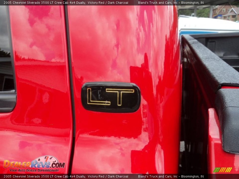 2005 Chevrolet Silverado 3500 LT Crew Cab 4x4 Dually Victory Red / Dark Charcoal Photo #35