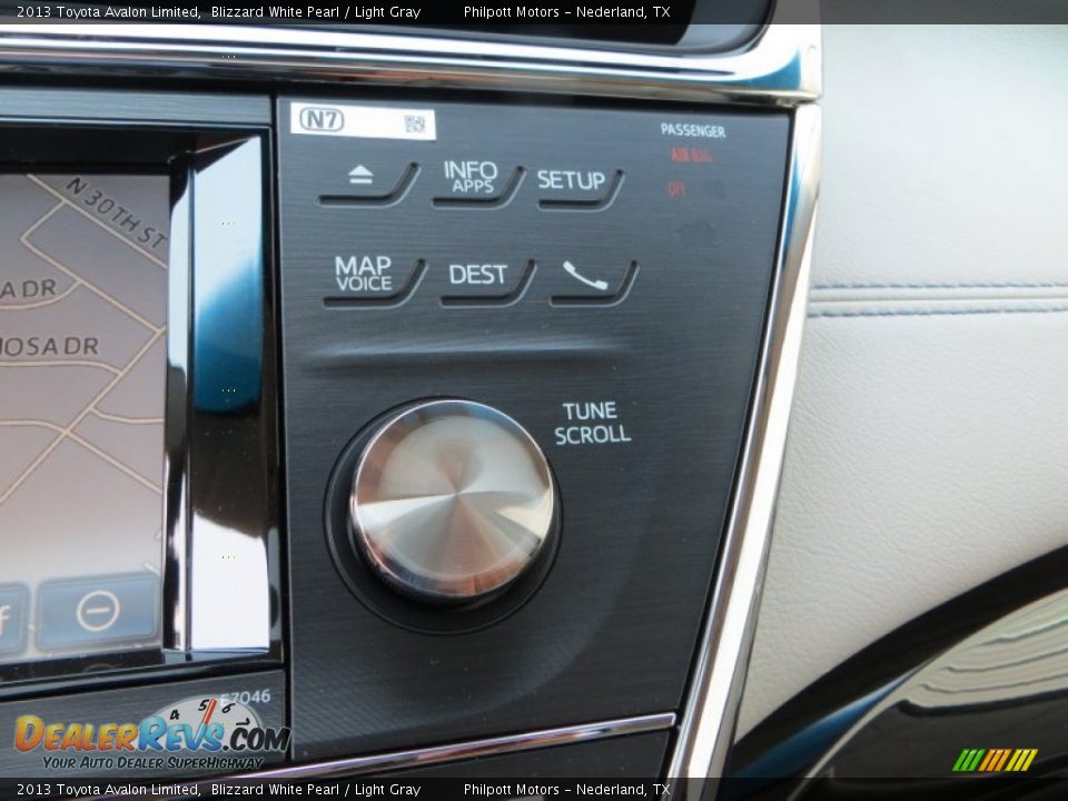 2013 Toyota Avalon Limited Blizzard White Pearl / Light Gray Photo #28