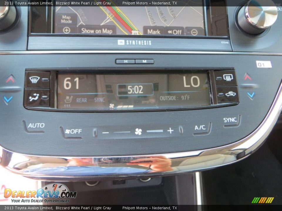 2013 Toyota Avalon Limited Blizzard White Pearl / Light Gray Photo #30