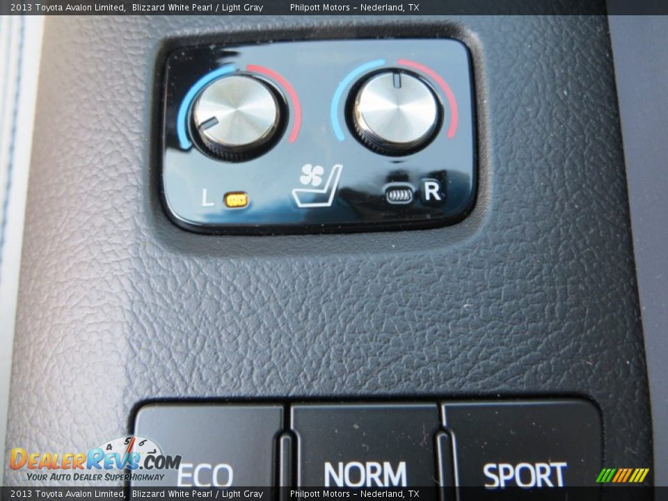 2013 Toyota Avalon Limited Blizzard White Pearl / Light Gray Photo #32