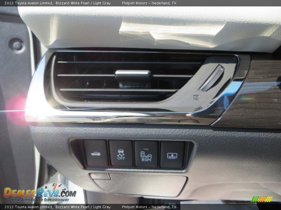 2013 Toyota Avalon Limited Blizzard White Pearl / Light Gray Photo #35