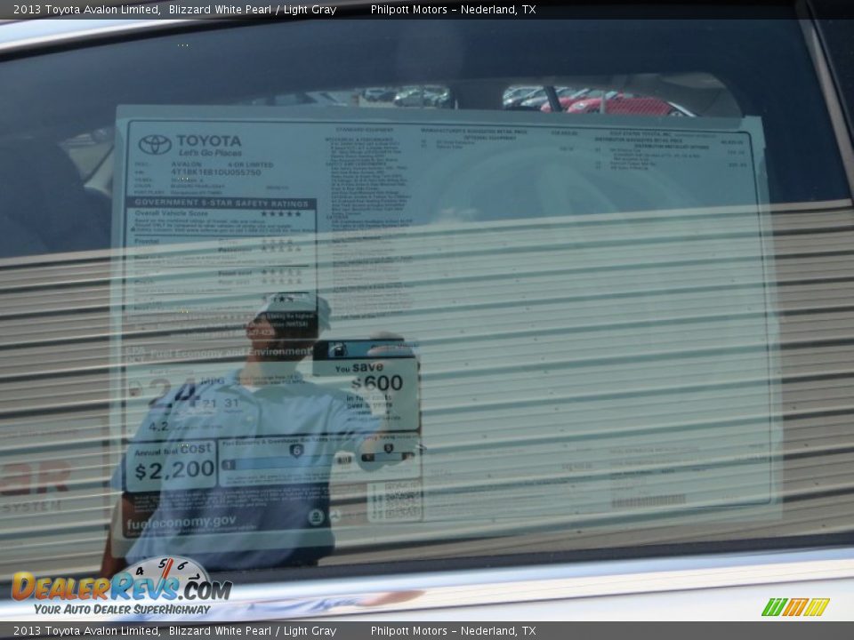 2013 Toyota Avalon Limited Blizzard White Pearl / Light Gray Photo #36