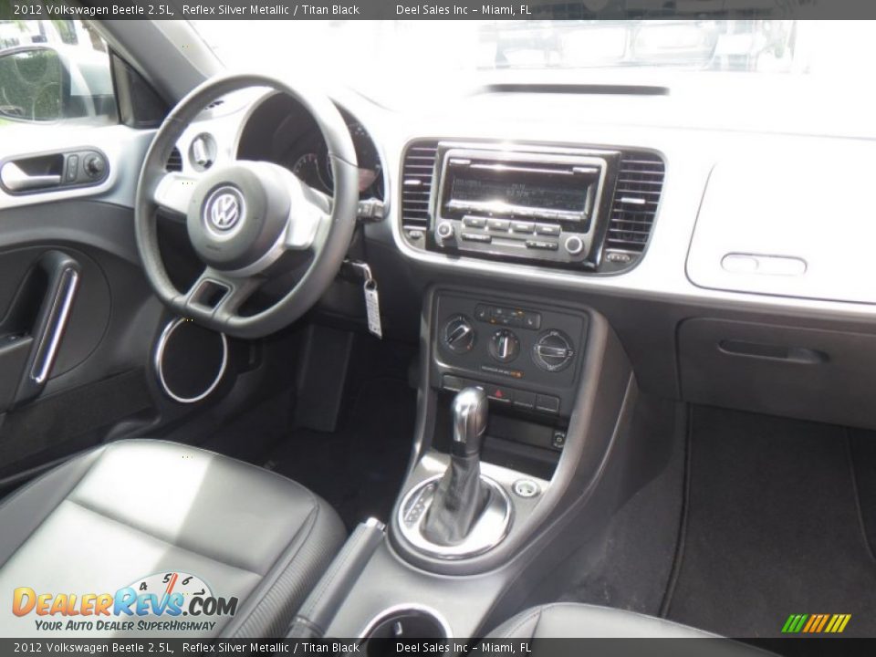 2012 Volkswagen Beetle 2.5L Reflex Silver Metallic / Titan Black Photo #12