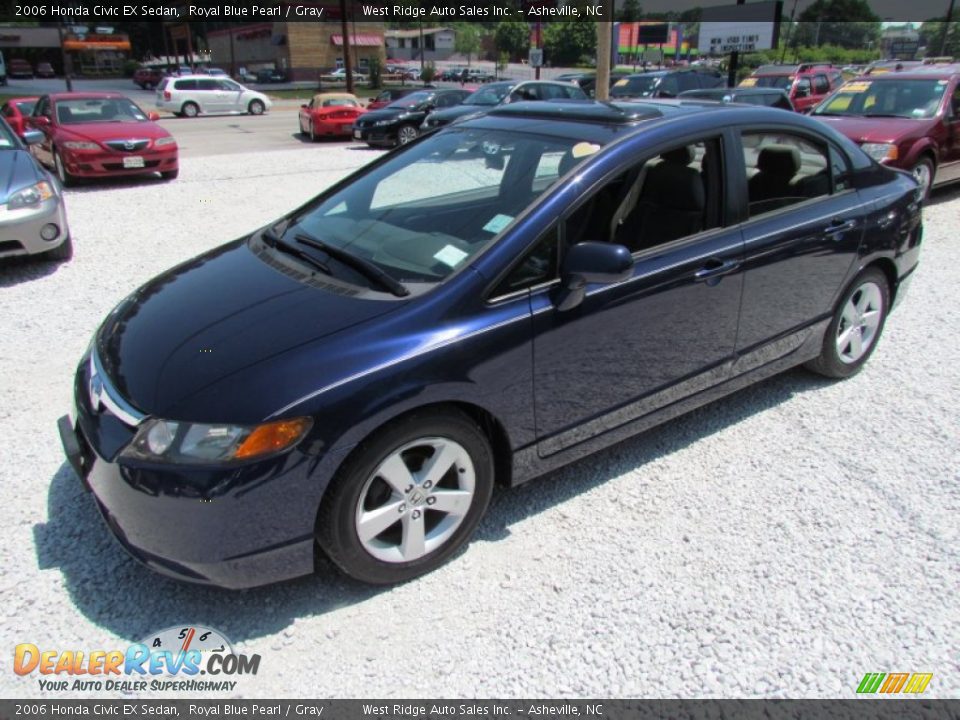 Front 3/4 View of 2006 Honda Civic EX Sedan Photo #10