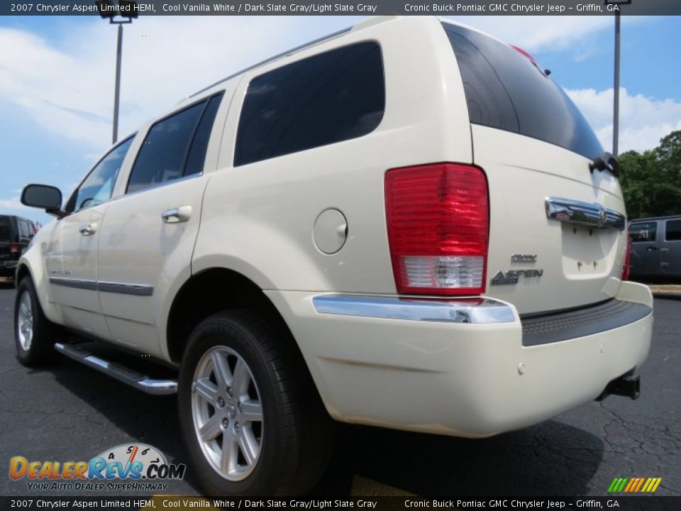 2007 Chrysler Aspen Limited HEMI Cool Vanilla White / Dark Slate Gray/Light Slate Gray Photo #5