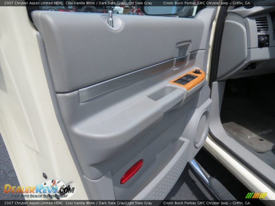 2007 Chrysler Aspen Limited HEMI Cool Vanilla White / Dark Slate Gray/Light Slate Gray Photo #12