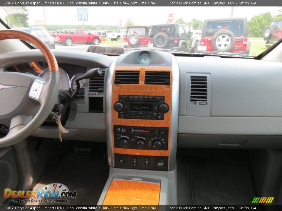 2007 Chrysler Aspen Limited HEMI Cool Vanilla White / Dark Slate Gray/Light Slate Gray Photo #20