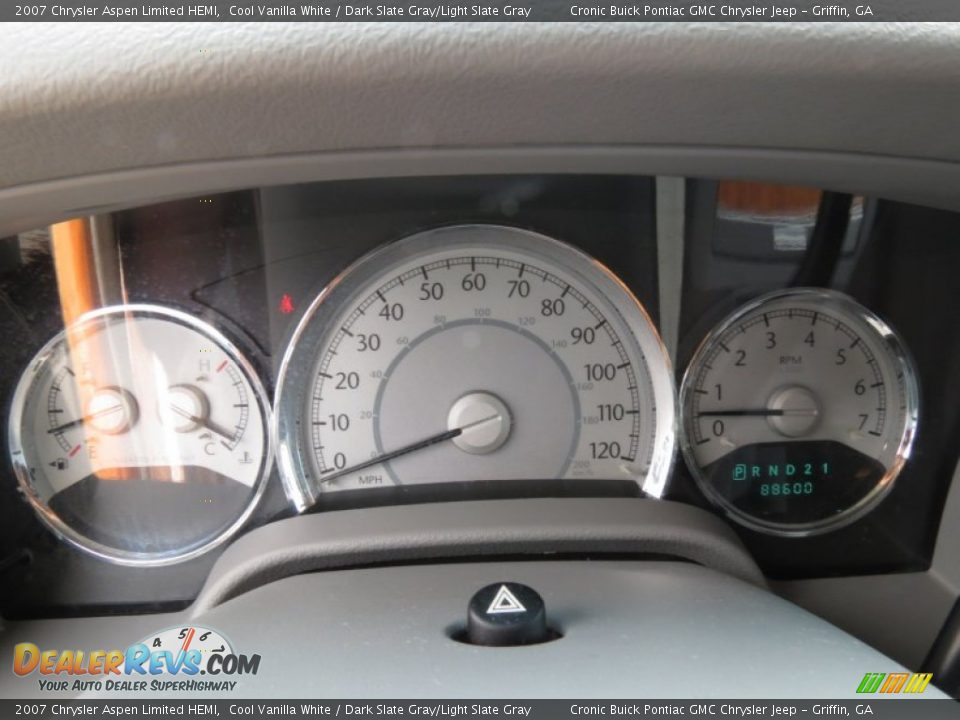 2007 Chrysler Aspen Limited HEMI Cool Vanilla White / Dark Slate Gray/Light Slate Gray Photo #23