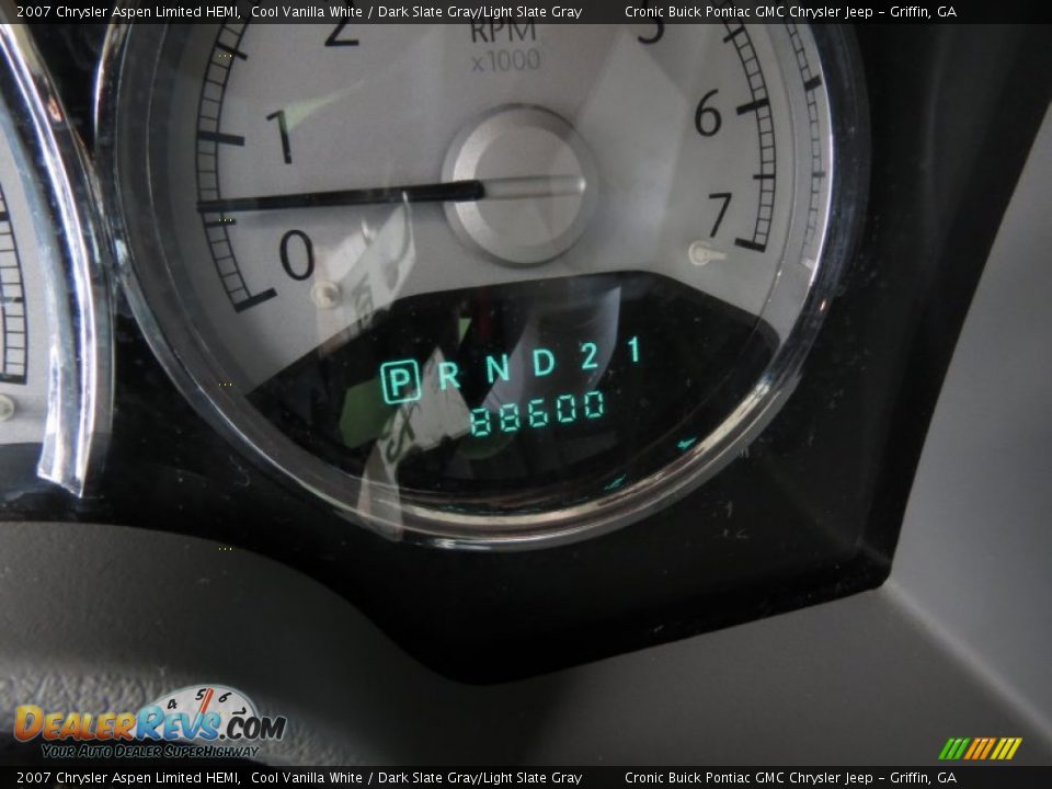2007 Chrysler Aspen Limited HEMI Cool Vanilla White / Dark Slate Gray/Light Slate Gray Photo #24