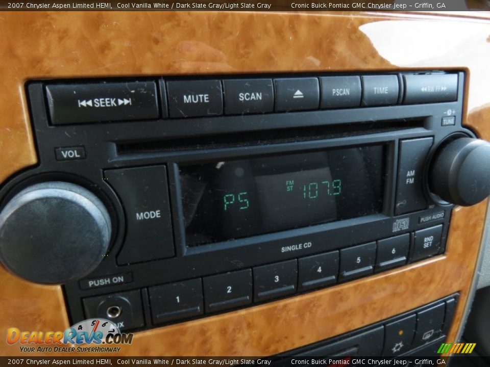 2007 Chrysler Aspen Limited HEMI Cool Vanilla White / Dark Slate Gray/Light Slate Gray Photo #25