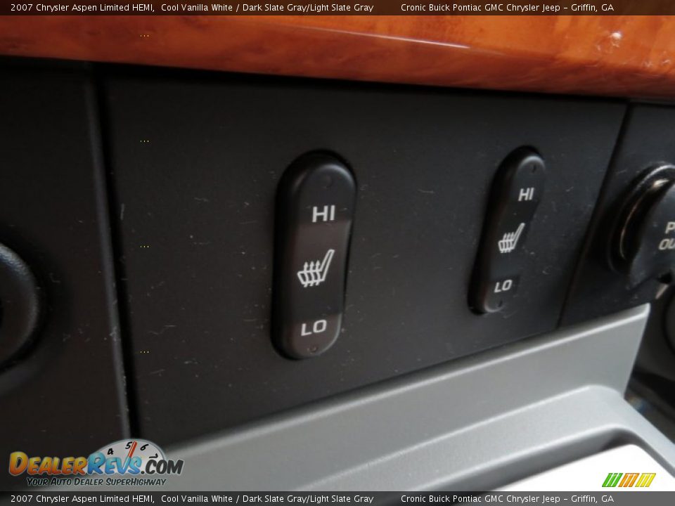 2007 Chrysler Aspen Limited HEMI Cool Vanilla White / Dark Slate Gray/Light Slate Gray Photo #26