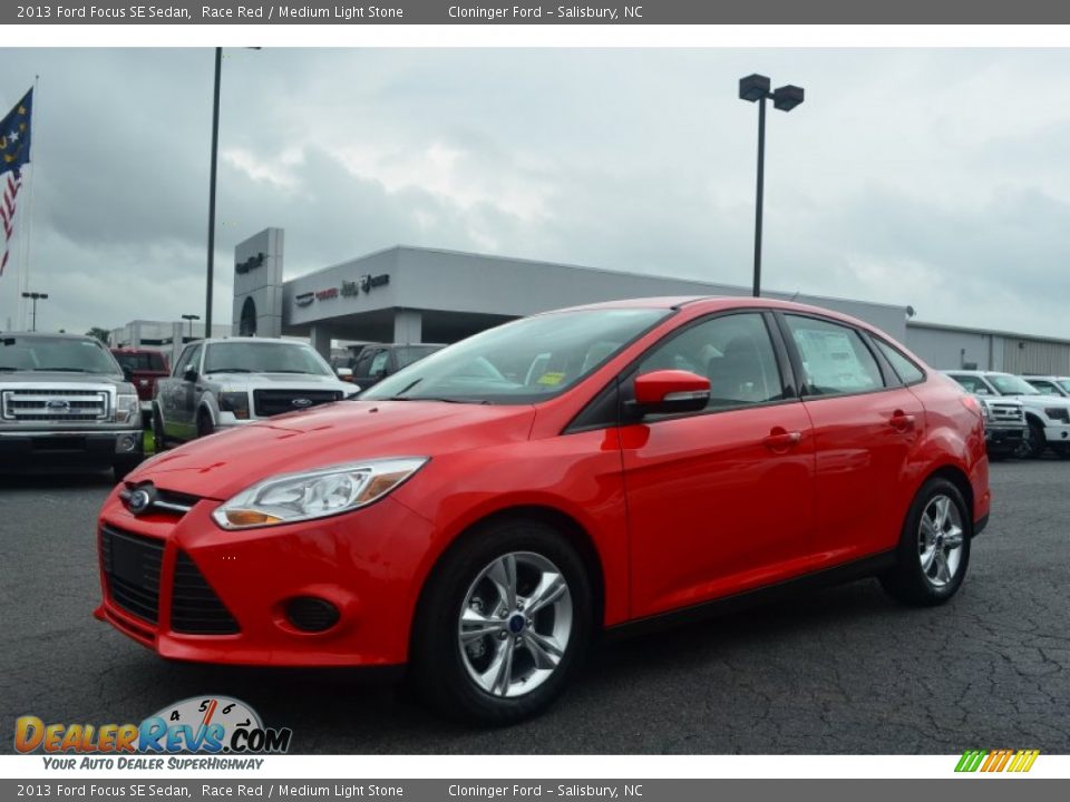 2013 Ford Focus SE Sedan Race Red / Medium Light Stone Photo #3