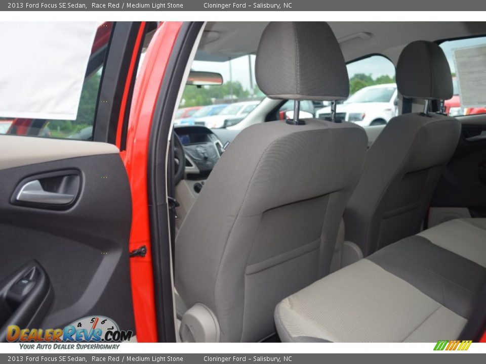 2013 Ford Focus SE Sedan Race Red / Medium Light Stone Photo #7
