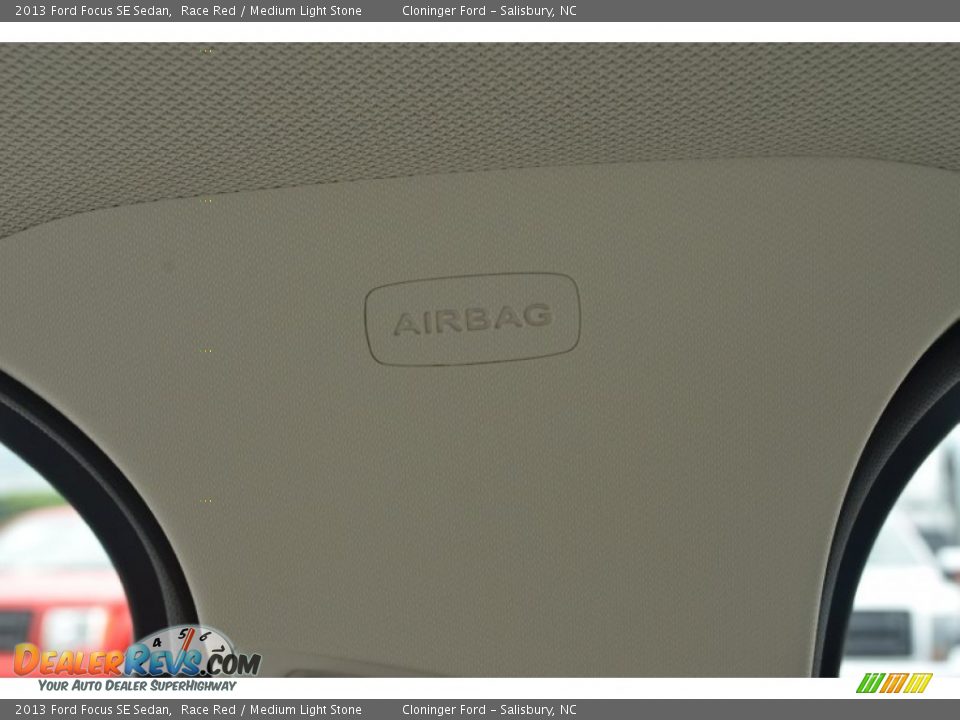 2013 Ford Focus SE Sedan Race Red / Medium Light Stone Photo #17