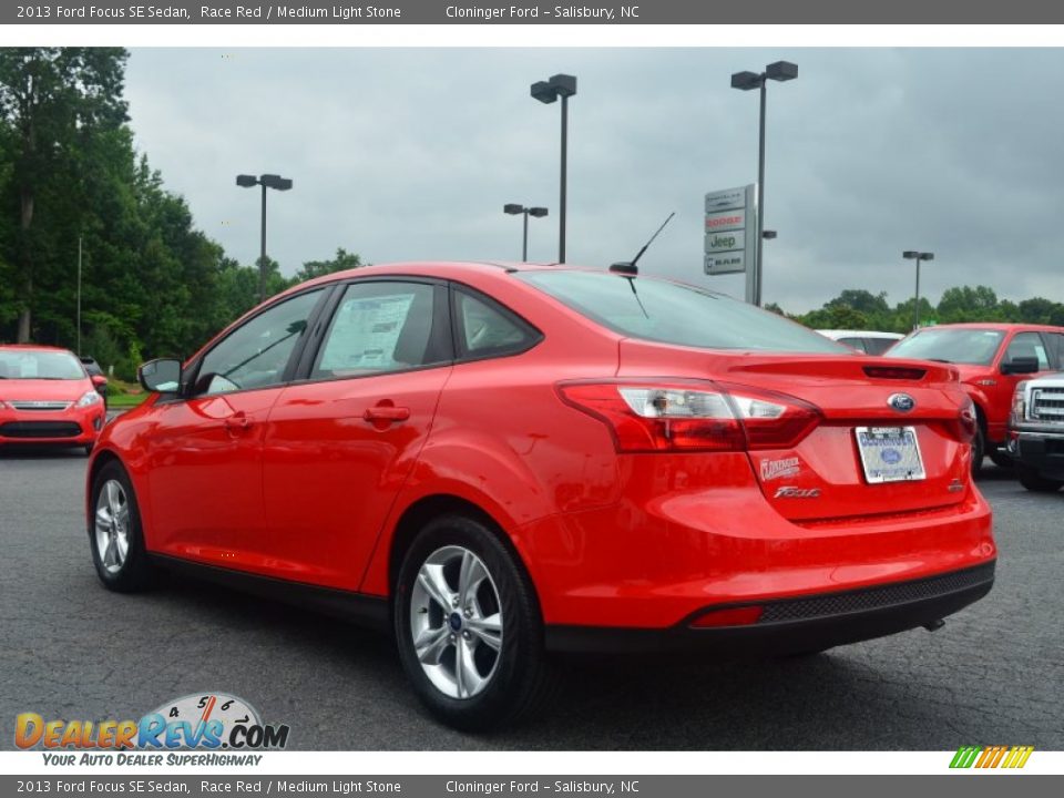 2013 Ford Focus SE Sedan Race Red / Medium Light Stone Photo #19