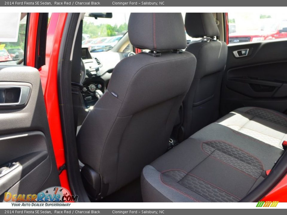 2014 Ford Fiesta SE Sedan Race Red / Charcoal Black Photo #7