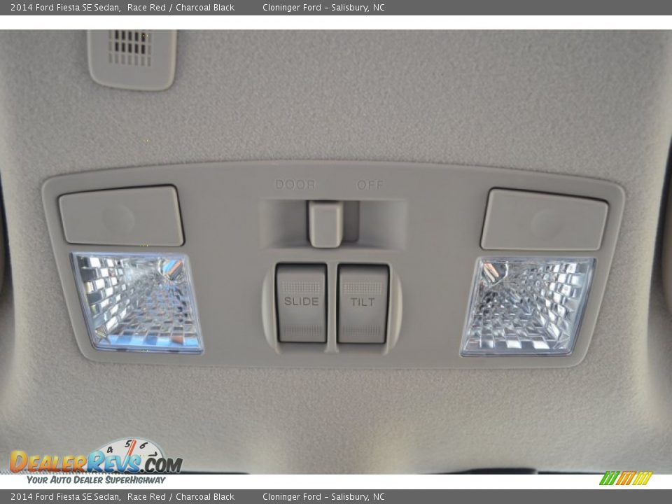 Controls of 2014 Ford Fiesta SE Sedan Photo #17