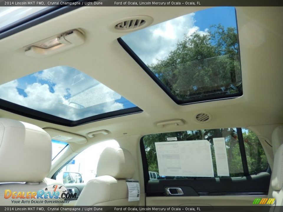 Sunroof of 2014 Lincoln MKT FWD Photo #9