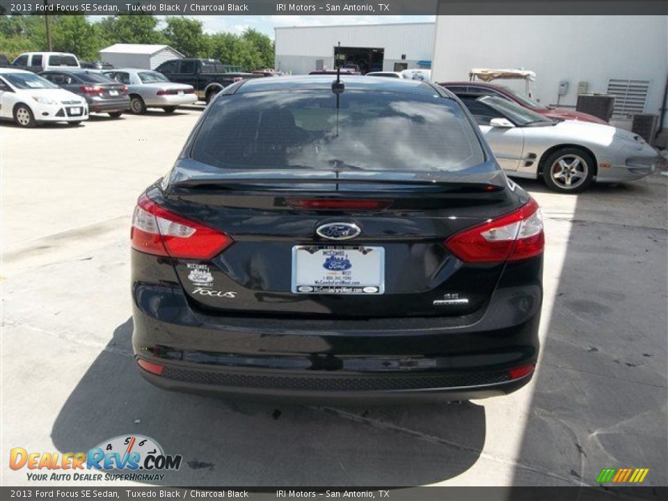 2013 Ford Focus SE Sedan Tuxedo Black / Charcoal Black Photo #3