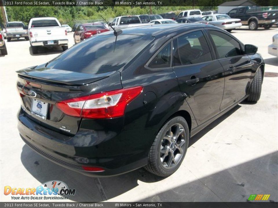 2013 Ford Focus SE Sedan Tuxedo Black / Charcoal Black Photo #4