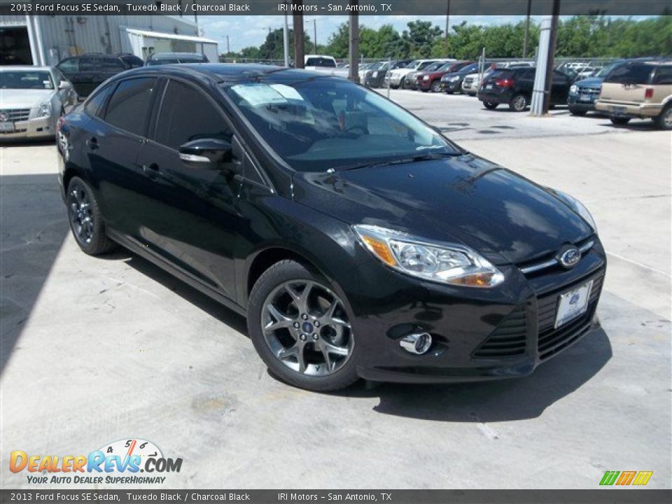 2013 Ford Focus SE Sedan Tuxedo Black / Charcoal Black Photo #5