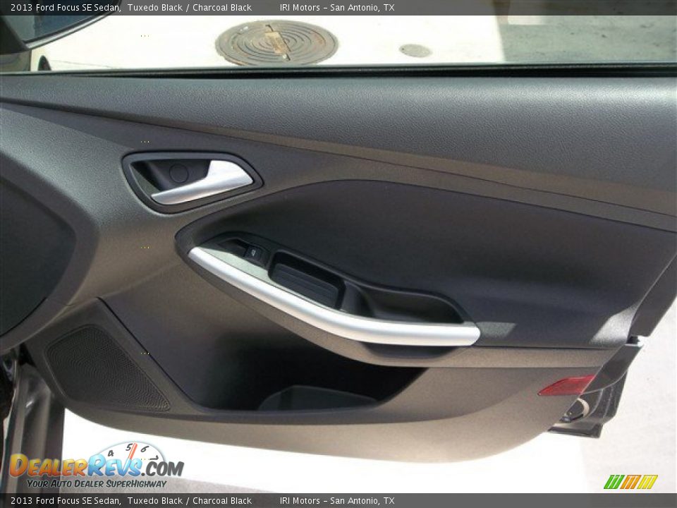 2013 Ford Focus SE Sedan Tuxedo Black / Charcoal Black Photo #7