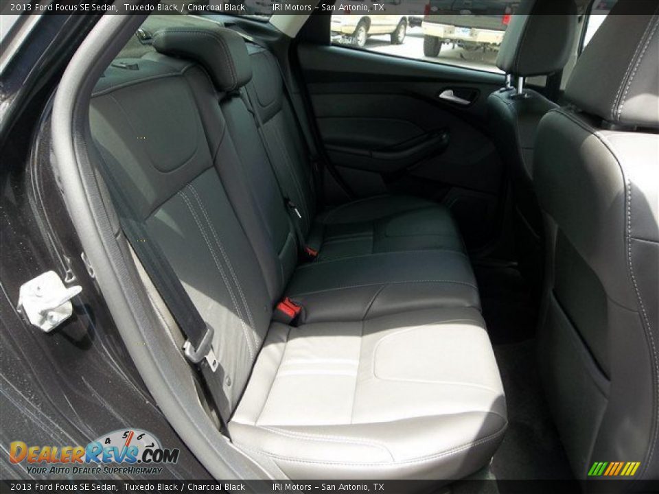 2013 Ford Focus SE Sedan Tuxedo Black / Charcoal Black Photo #9