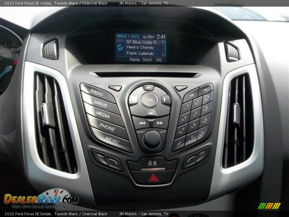 2013 Ford Focus SE Sedan Tuxedo Black / Charcoal Black Photo #19