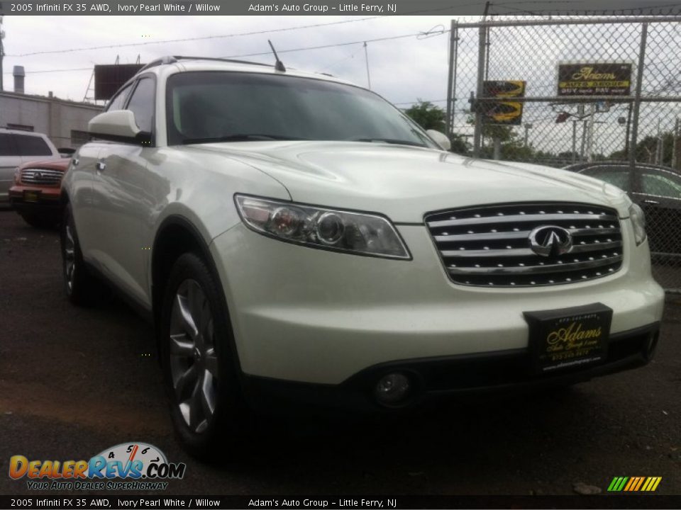 2005 Infiniti FX 35 AWD Ivory Pearl White / Willow Photo #2